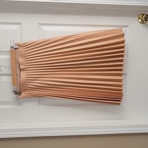 Zara womens pleated skirt -